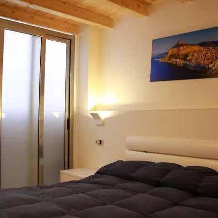 Holiday House *